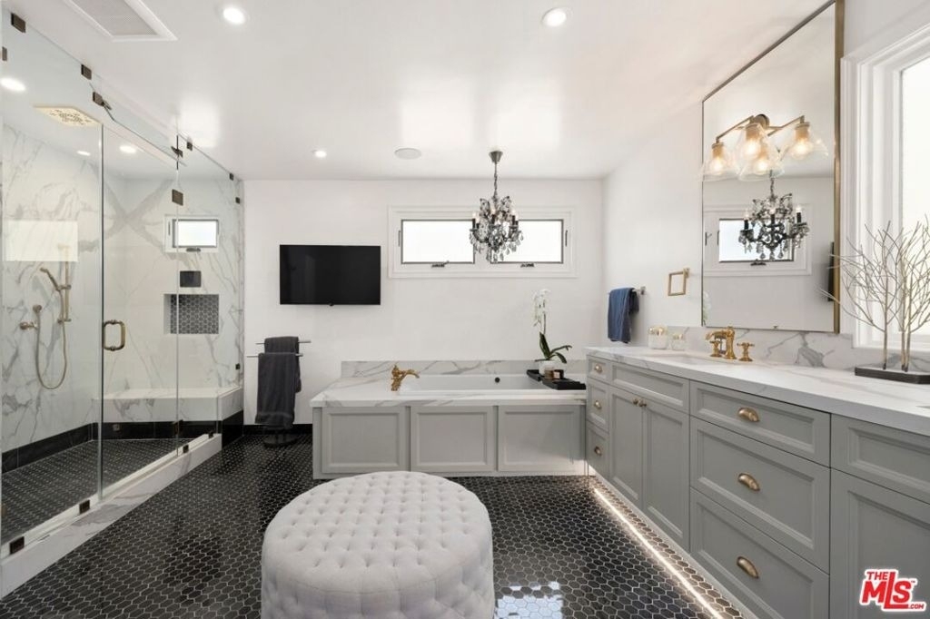 1472 N Kings Road - Photo 14