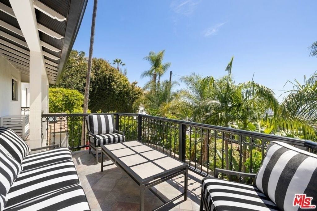 1472 N Kings Road - Photo 15