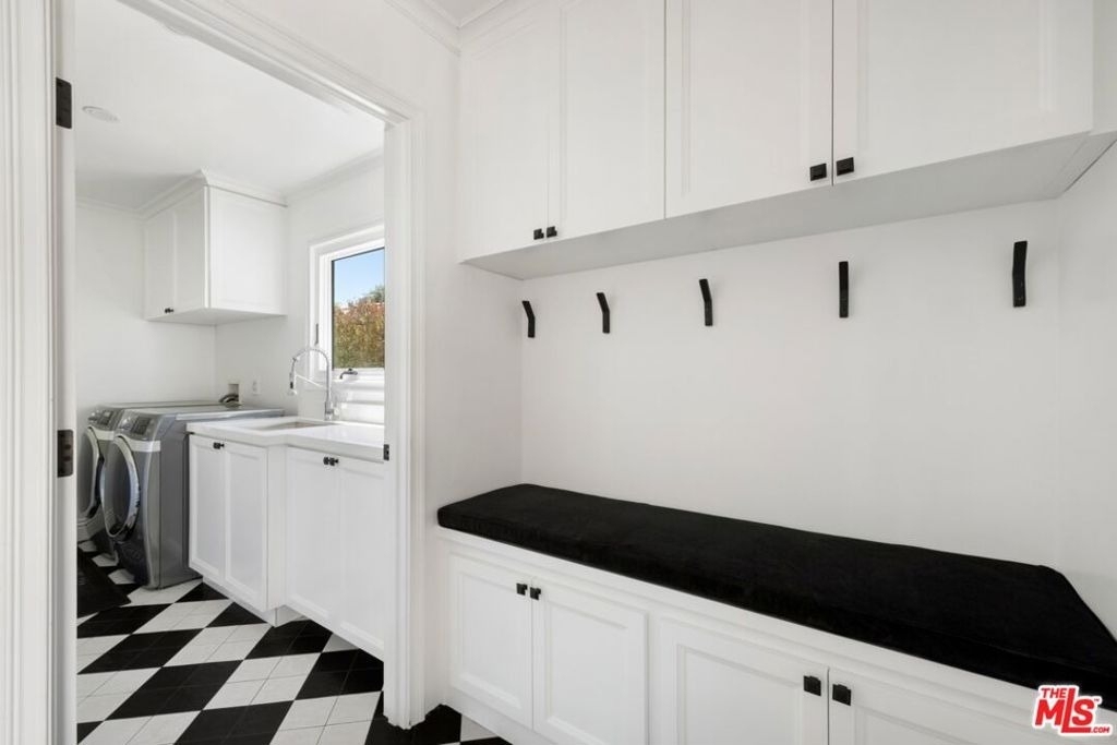 1472 N Kings Road - Photo 6