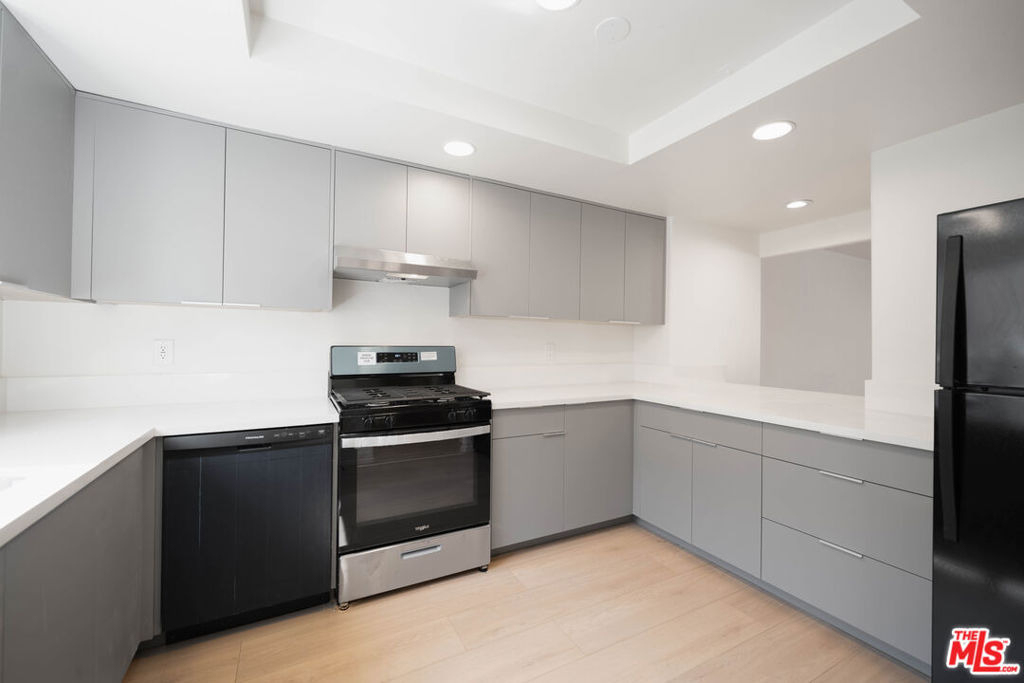5327 Lexington Avenue - Photo 1