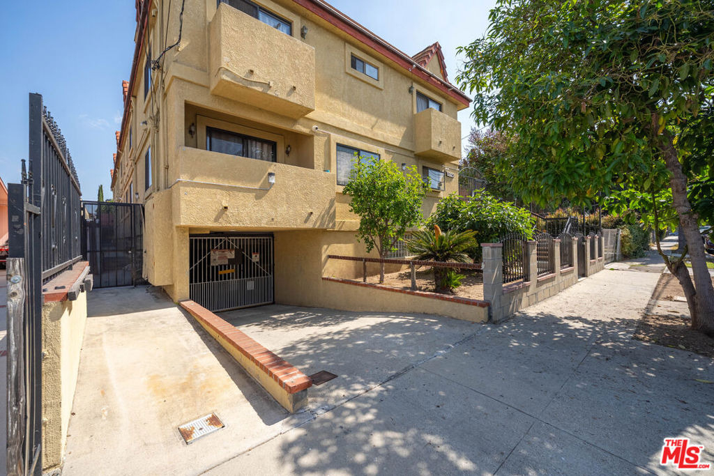 5327 Lexington Avenue - Photo 24