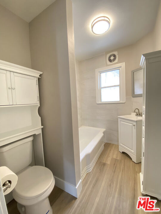 2620 S Barrington Avenue - Photo 10