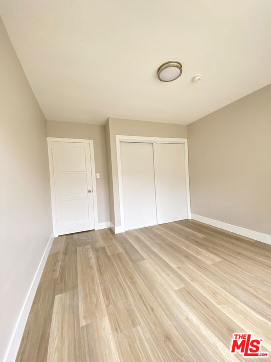 2620 S Barrington Avenue - Photo 16