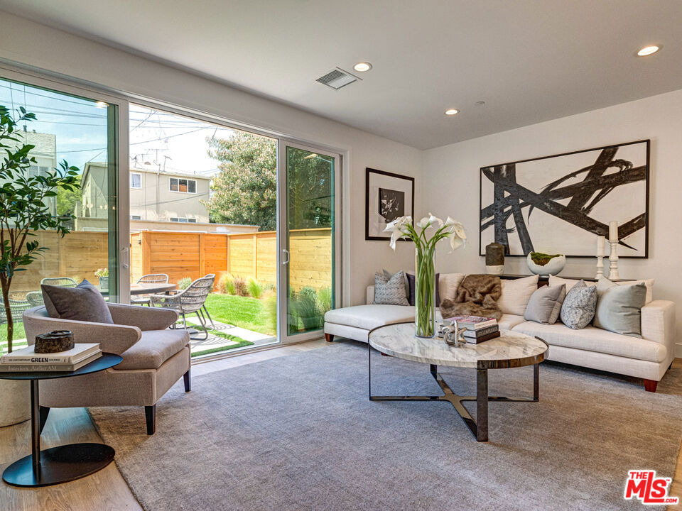 1625 S Wooster Street - Photo 8