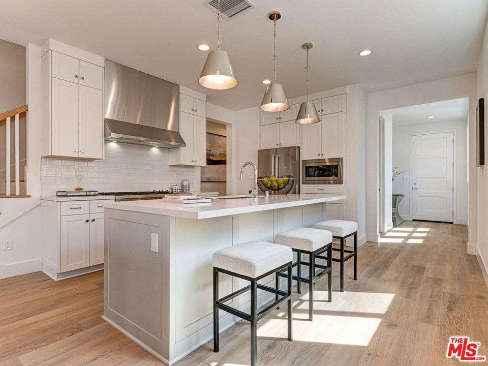 1625 S Wooster Street - Photo 1