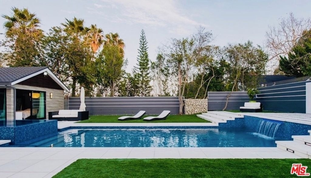 12318 W Sunset Boulevard - Photo 2