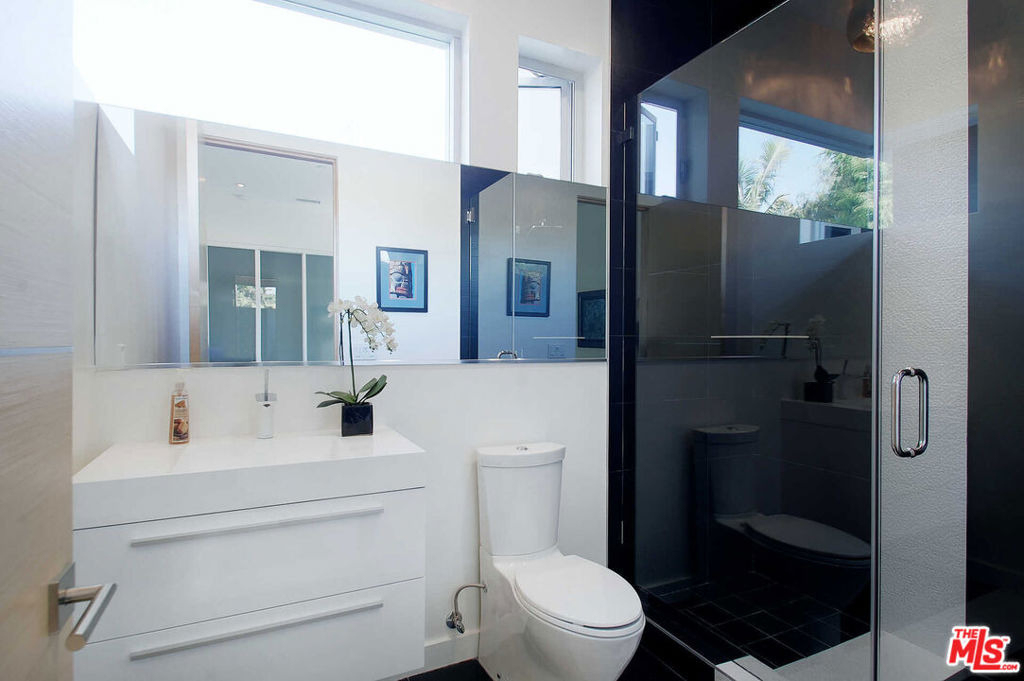 429 N Sweetzer Avenue - Photo 21