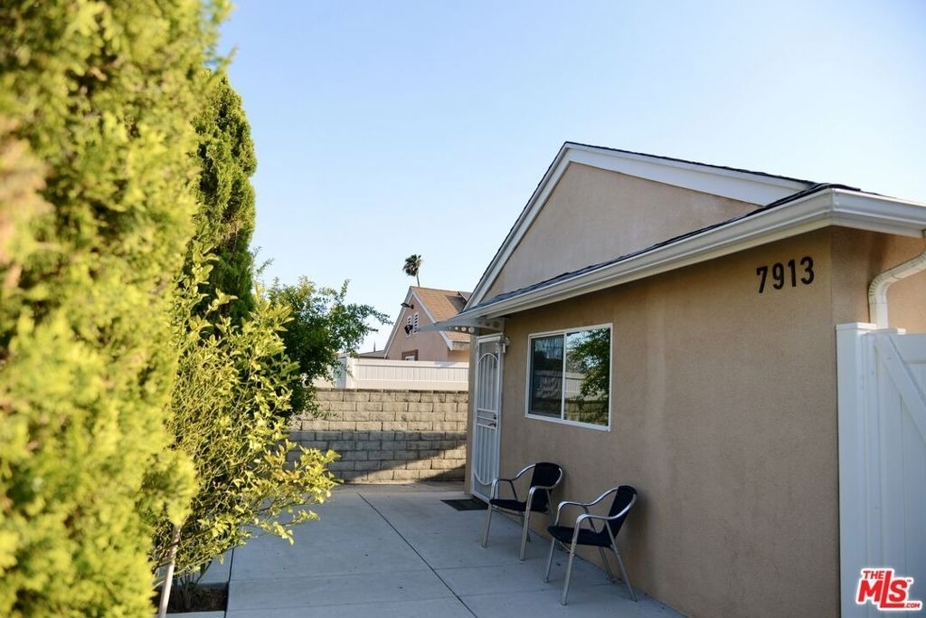 7913 Vanscoy Avenue - Photo 0