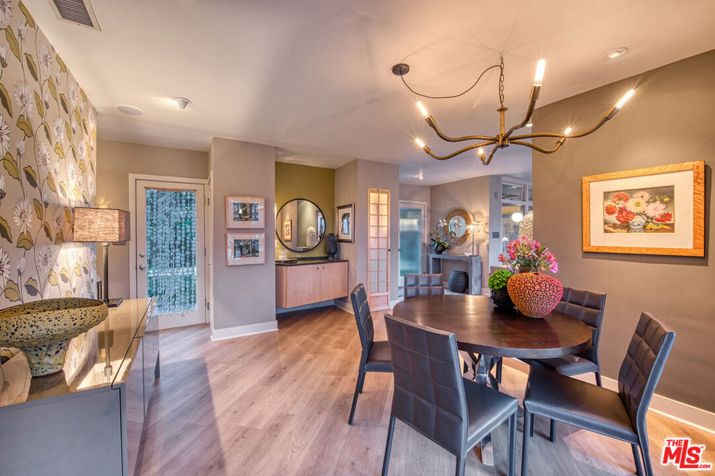 3827 Rhodes Avenue - Photo 8