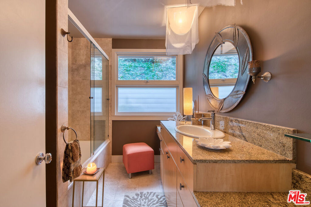 3827 Rhodes Avenue - Photo 19