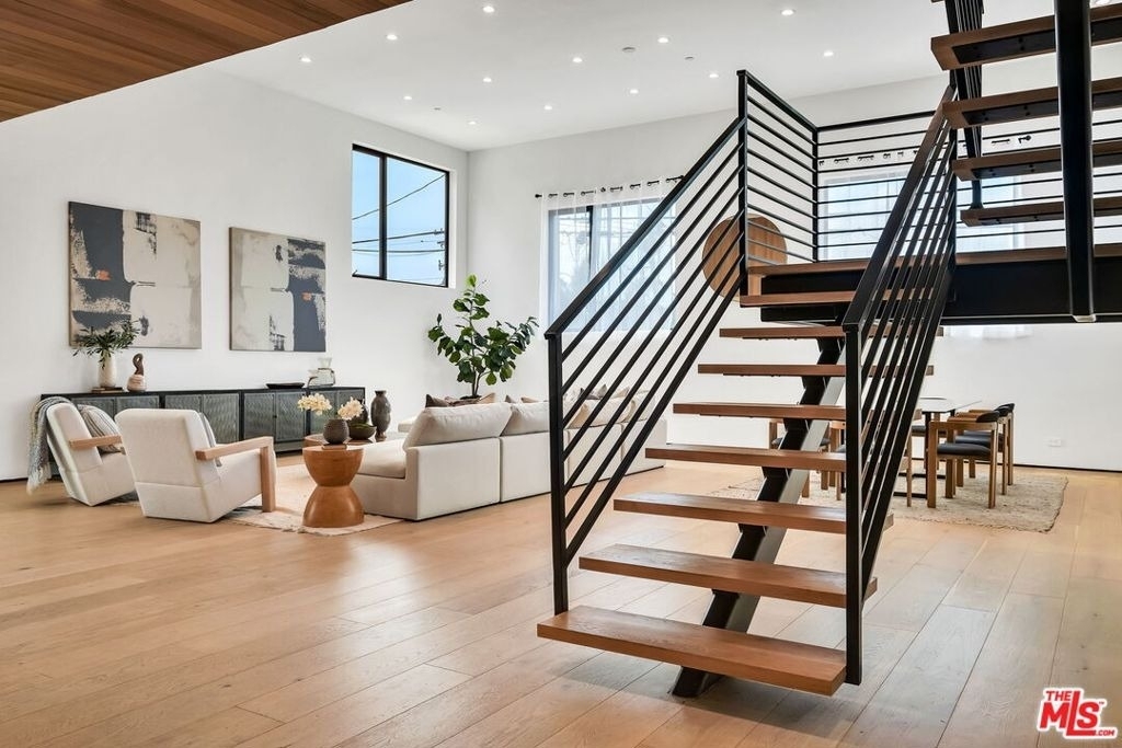 611 Broadway Street - Photo 15