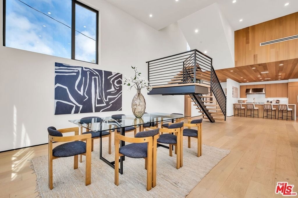 611 Broadway Street - Photo 12