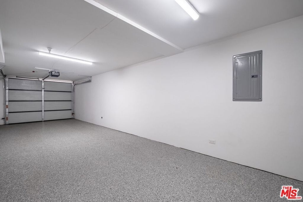 611 Broadway Street - Photo 6