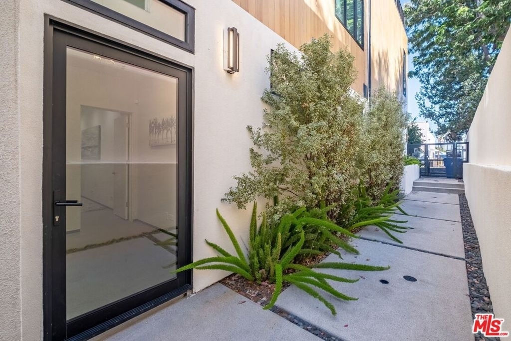 611 Broadway Street - Photo 30