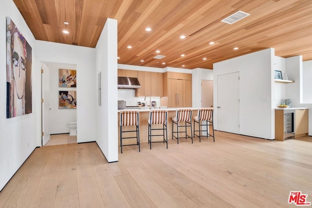 611 Broadway Street - Photo 16
