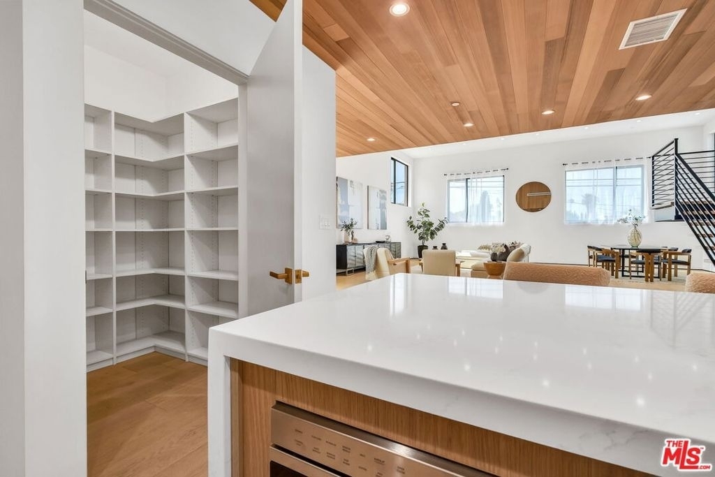611 Broadway Street - Photo 21