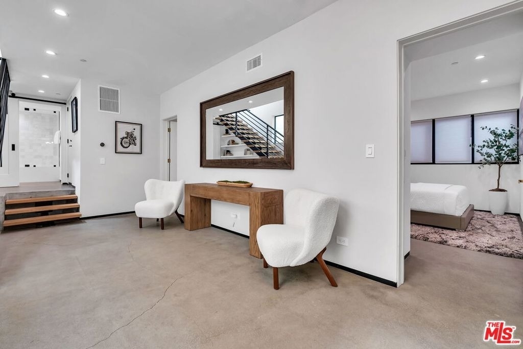 611 Broadway Street - Photo 8