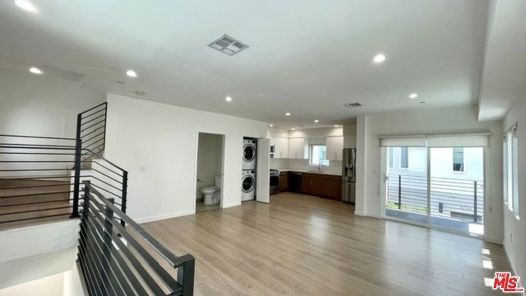 5222 Satsuma Avenue - Photo 4
