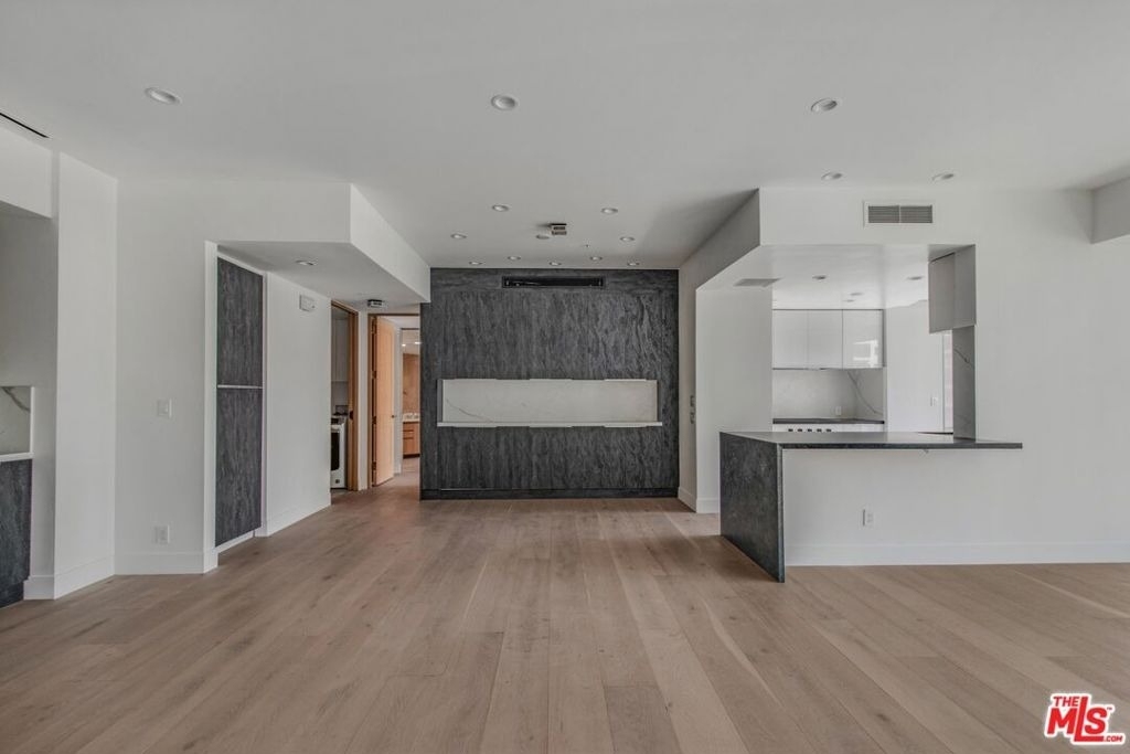10490 Wilshire Boulevard - Photo 5