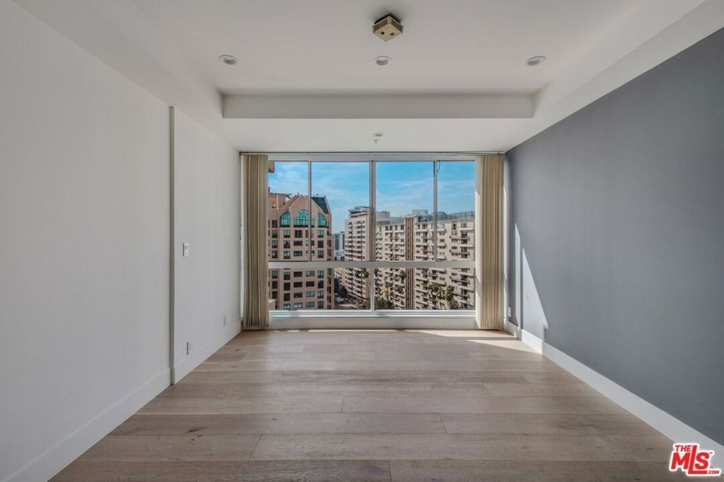 10490 Wilshire Boulevard - Photo 8