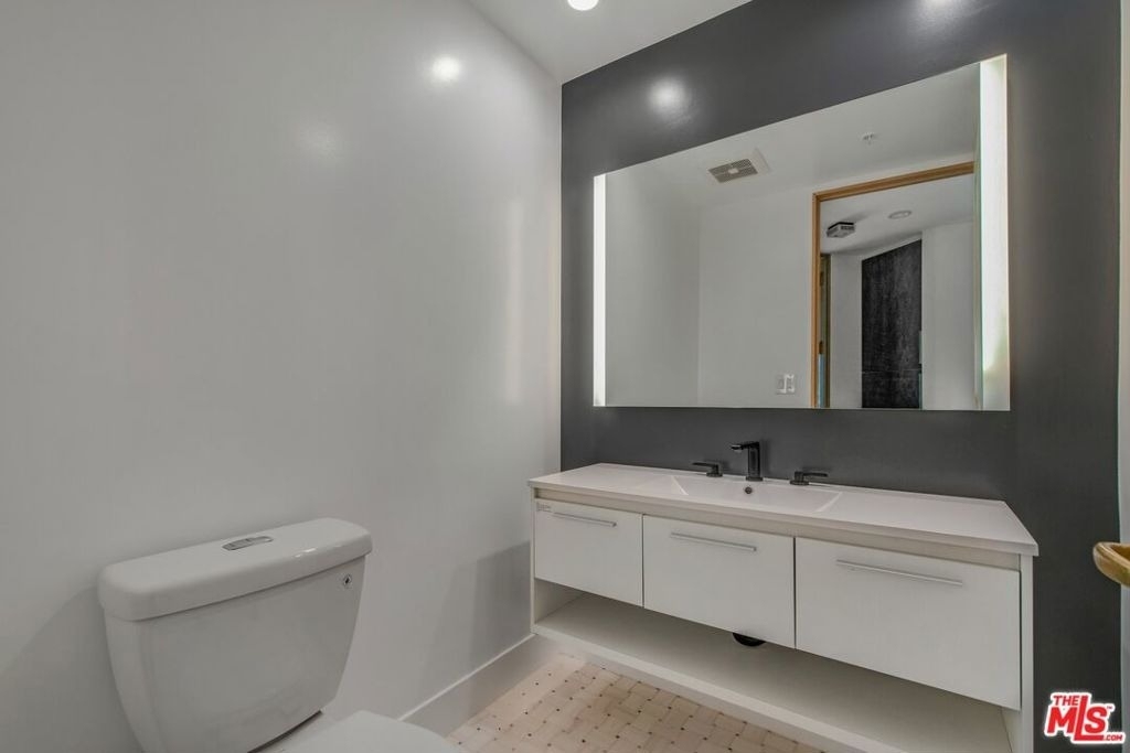 10490 Wilshire Boulevard - Photo 9
