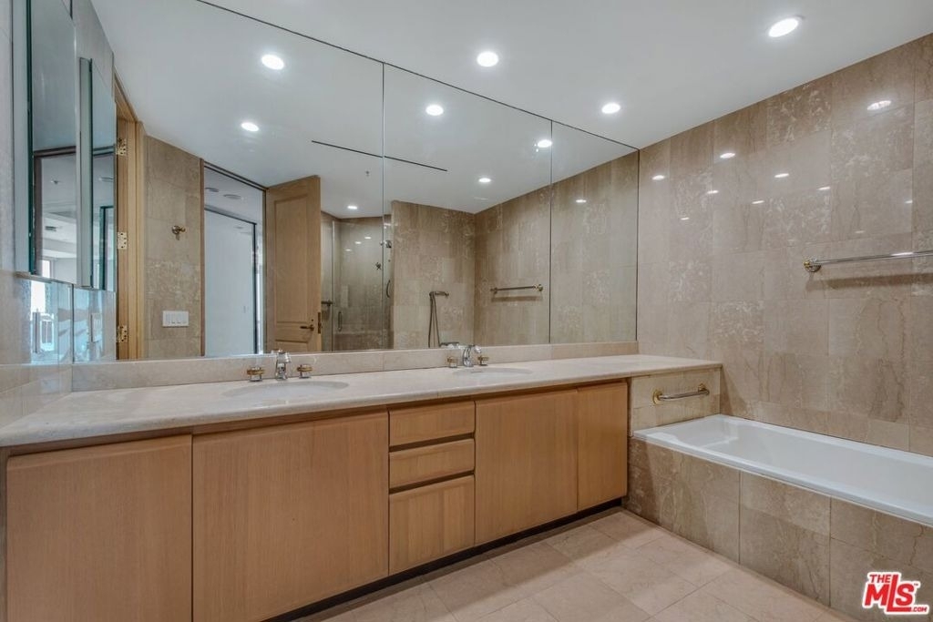 10490 Wilshire Boulevard - Photo 7