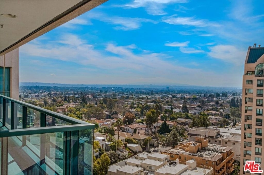 10490 Wilshire Boulevard - Photo 3