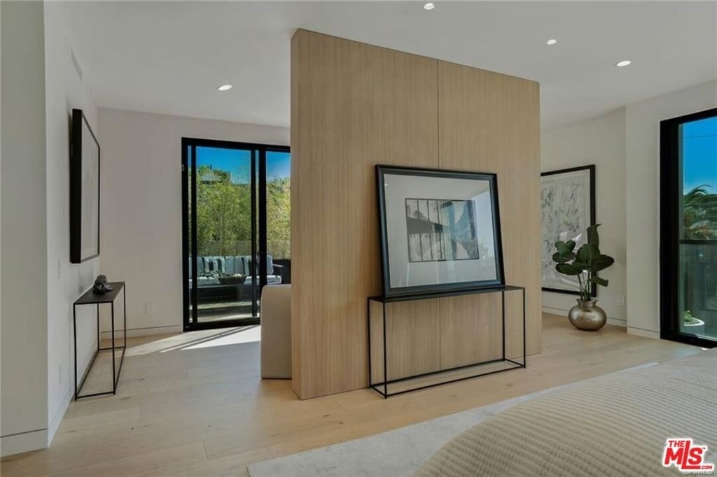 4939 Petit Avenue - Photo 23