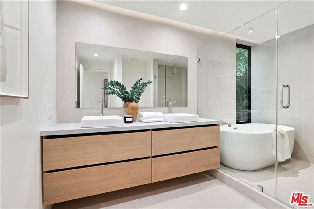 4939 Petit Avenue - Photo 40