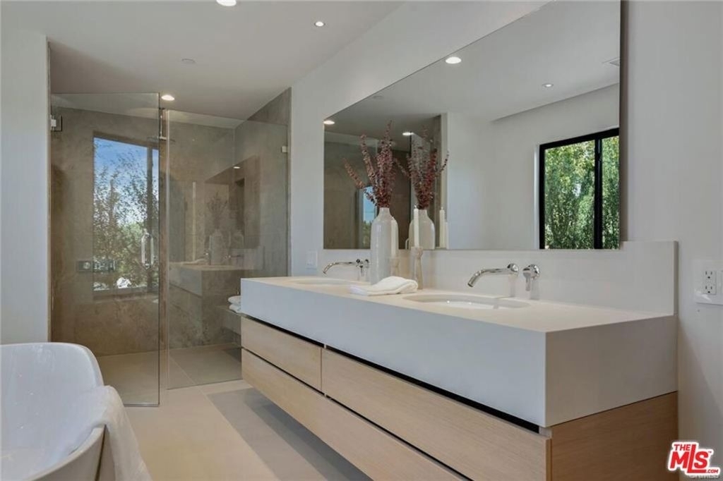 4939 Petit Avenue - Photo 29