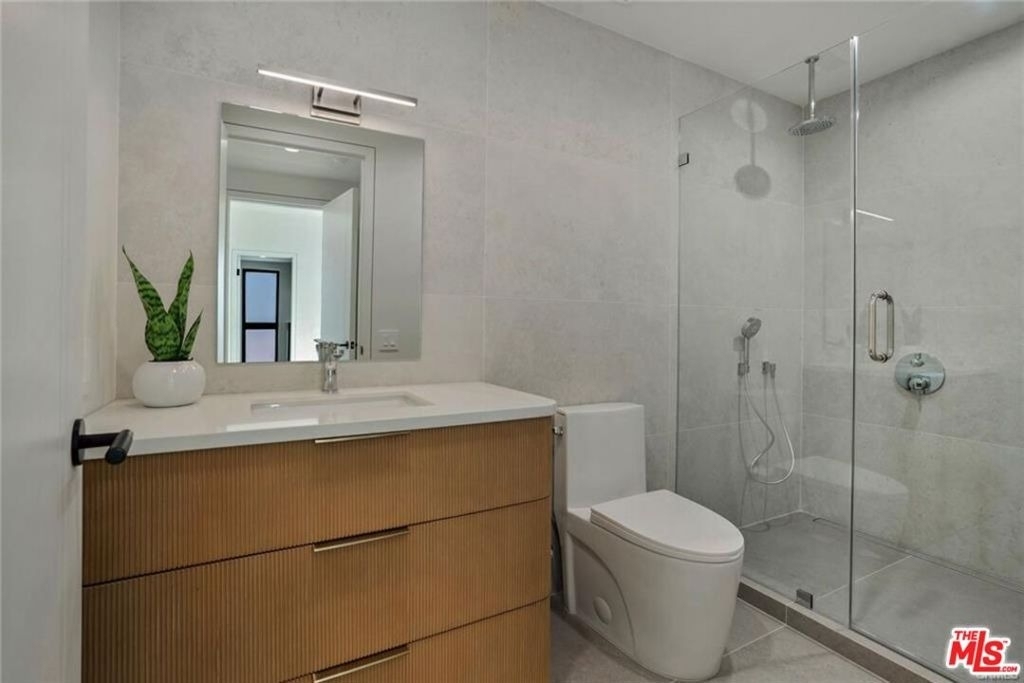4939 Petit Avenue - Photo 37