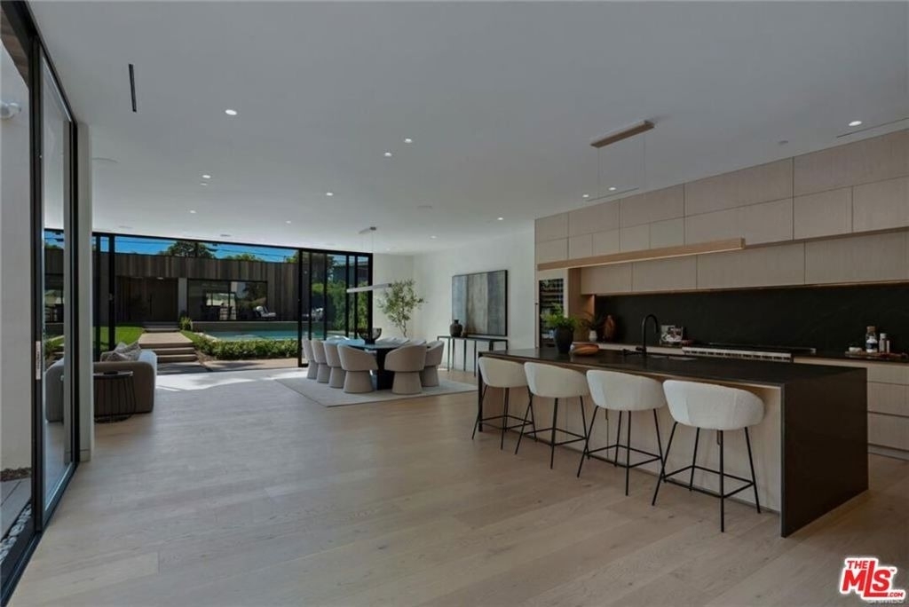 4939 Petit Avenue - Photo 11
