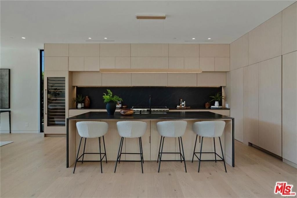 4939 Petit Avenue - Photo 10