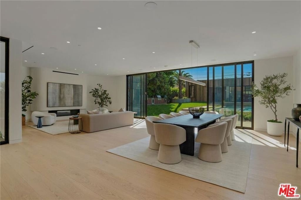 4939 Petit Avenue - Photo 3