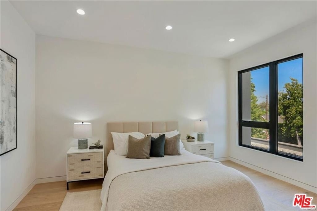 4939 Petit Avenue - Photo 34