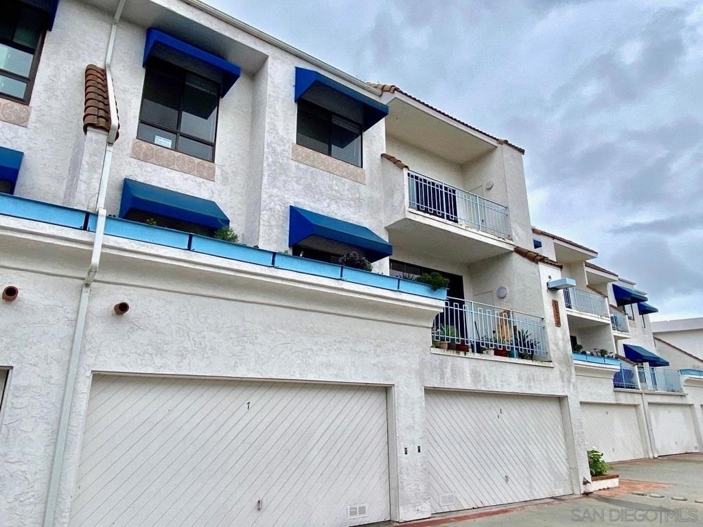 8310 Regents Rd - Photo 18