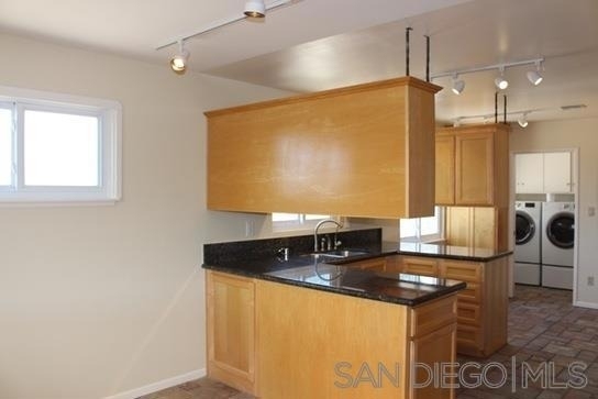 5854 Mott St - Photo 9