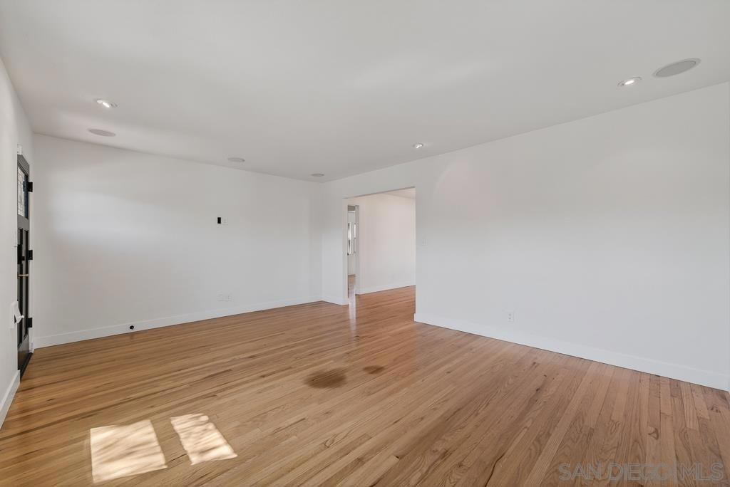 5438 Gilbert Dr - Photo 12