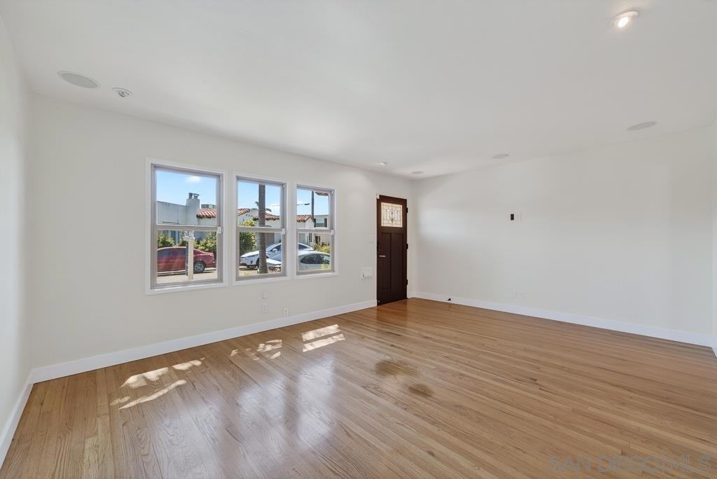 5438 Gilbert Dr - Photo 10