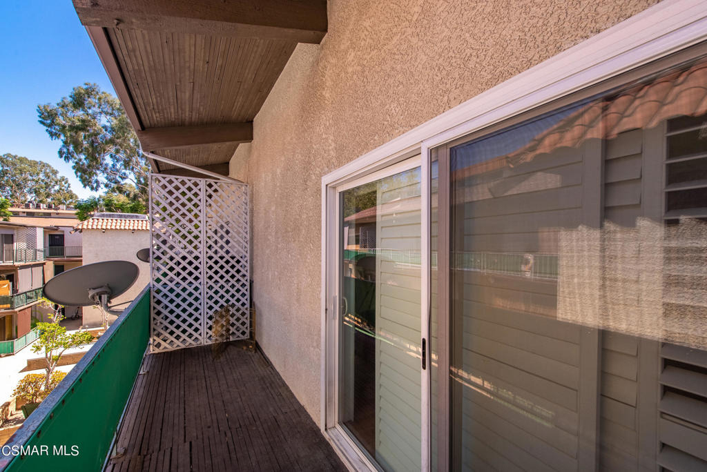 5460 White Oak Avenue - Photo 16