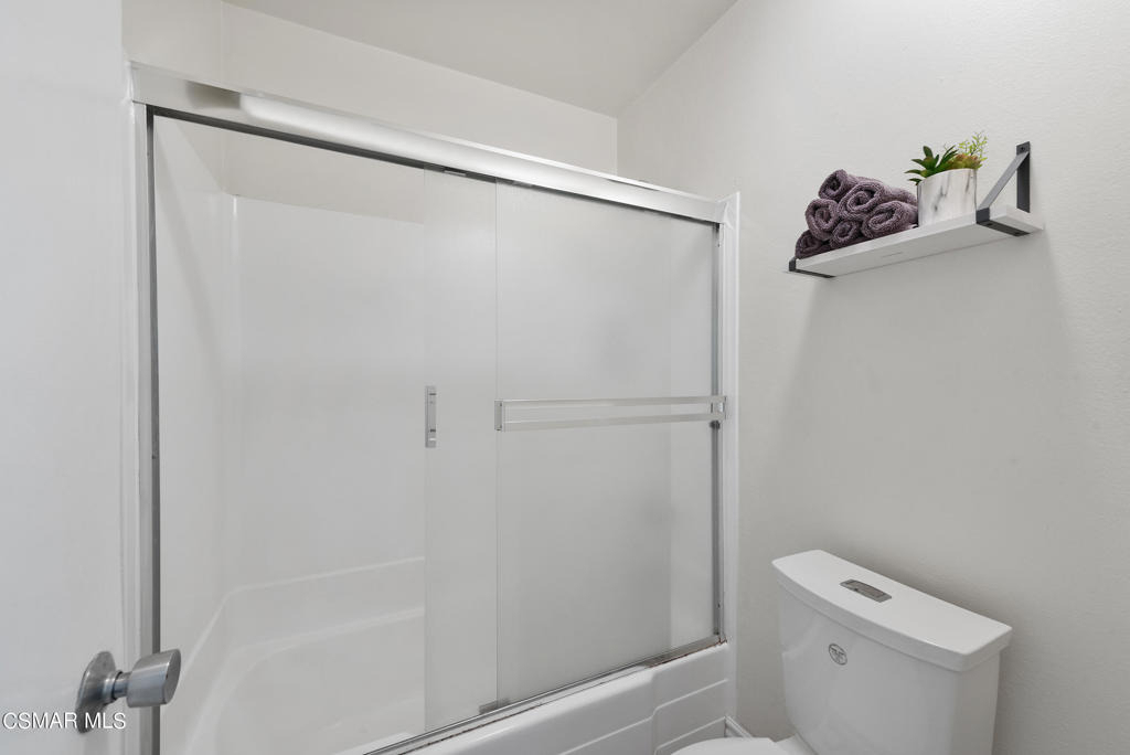 5460 White Oak Avenue - Photo 14
