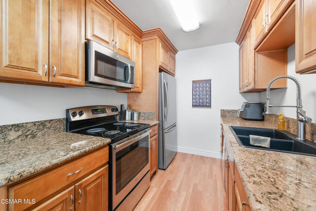 5460 White Oak Avenue - Photo 4
