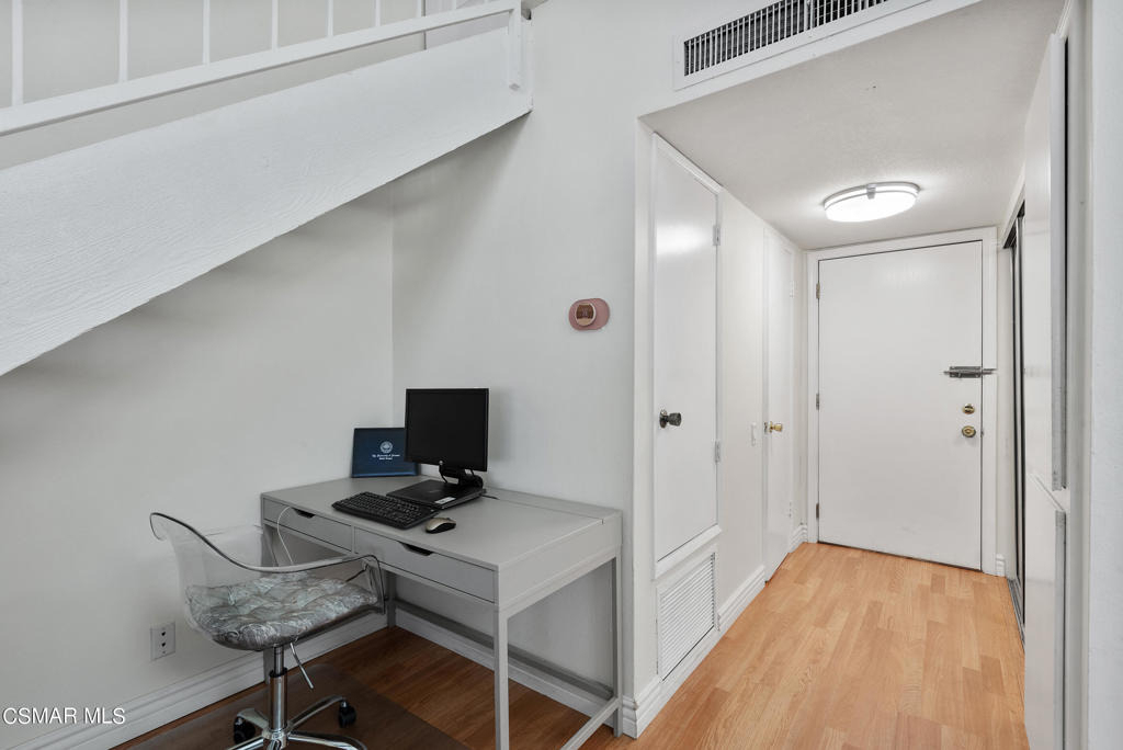 5460 White Oak Avenue - Photo 8