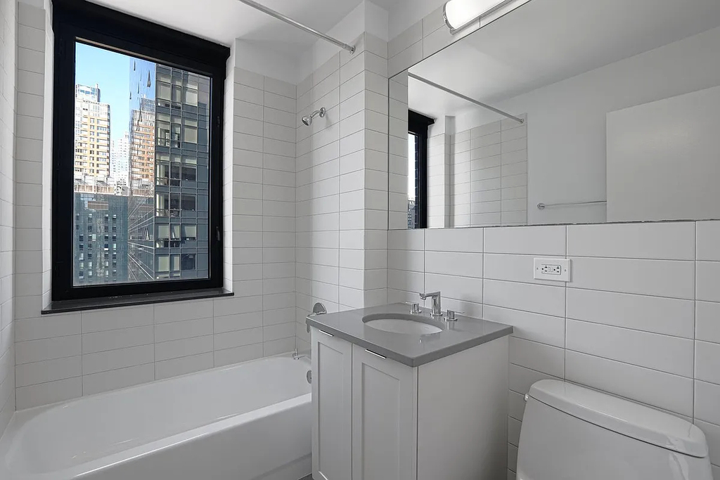 420 West 42nd Street - Photo 8