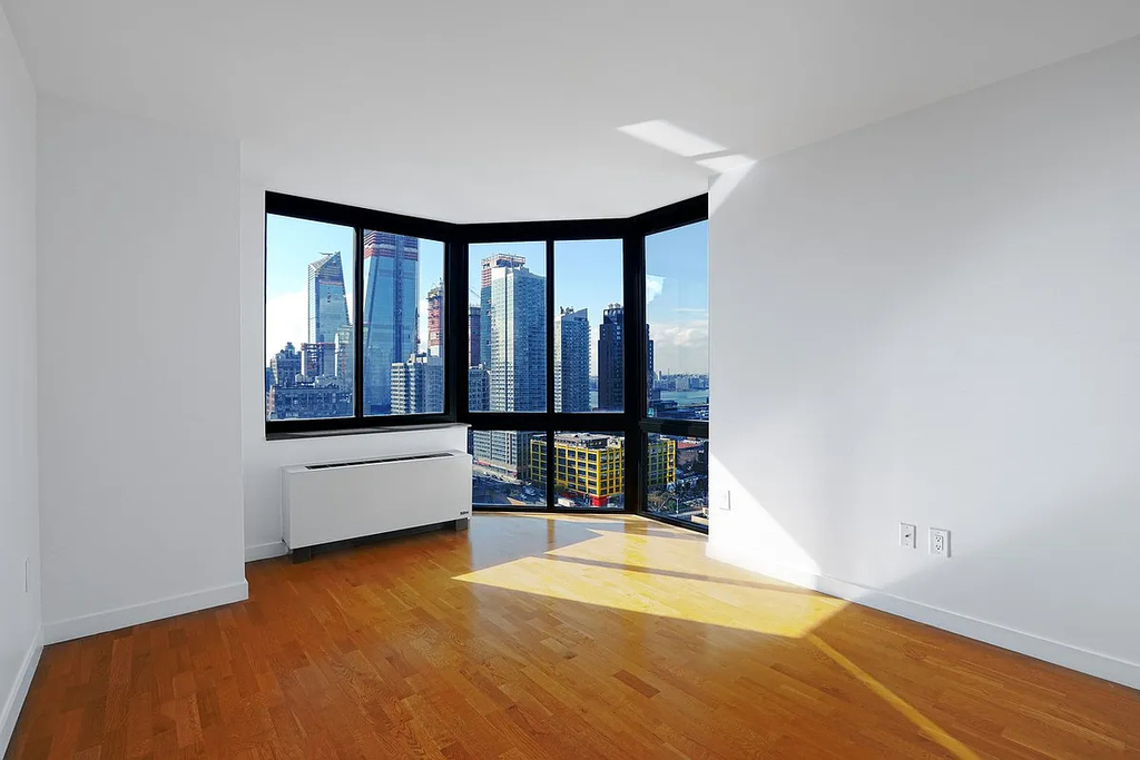 420 West 42nd Street - Photo 3