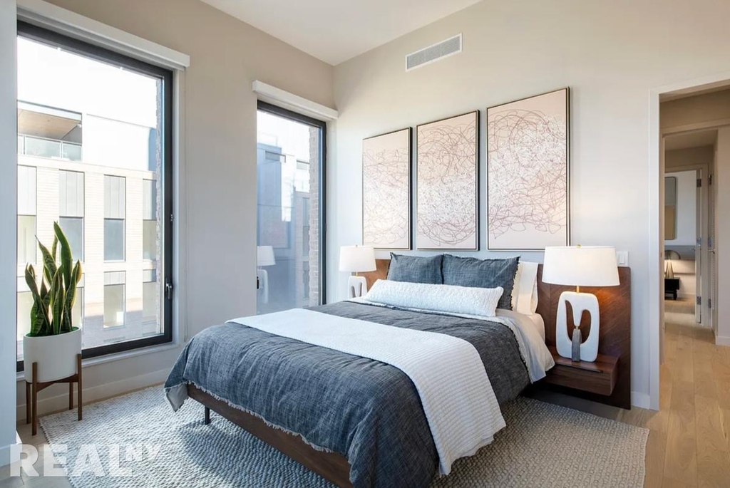 West 28th Street - Photo 9