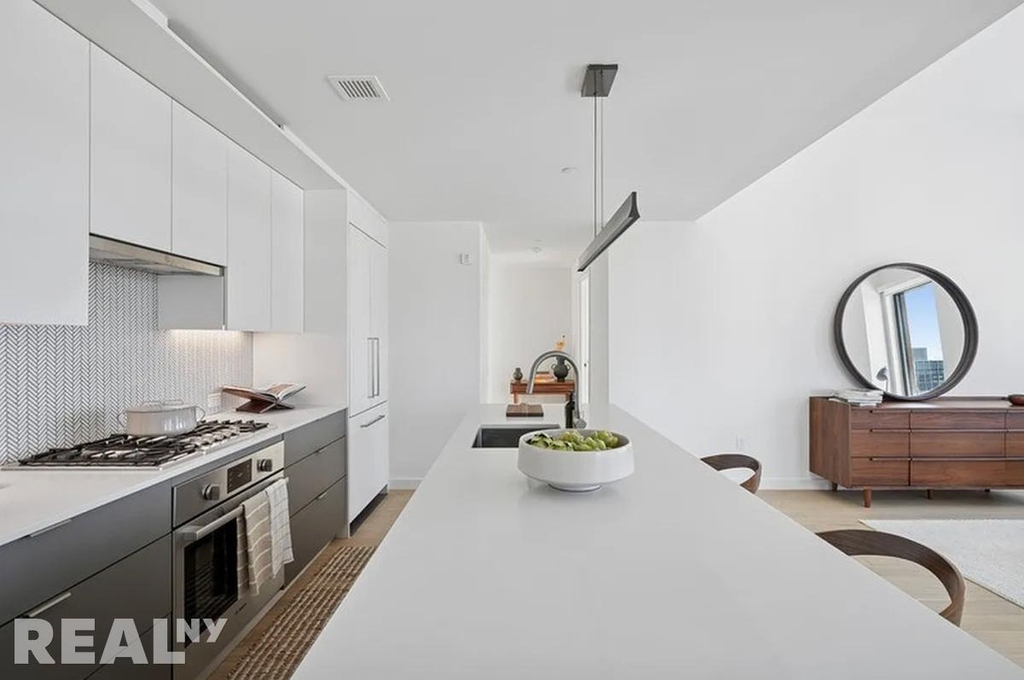 West 28th Street - Photo 3