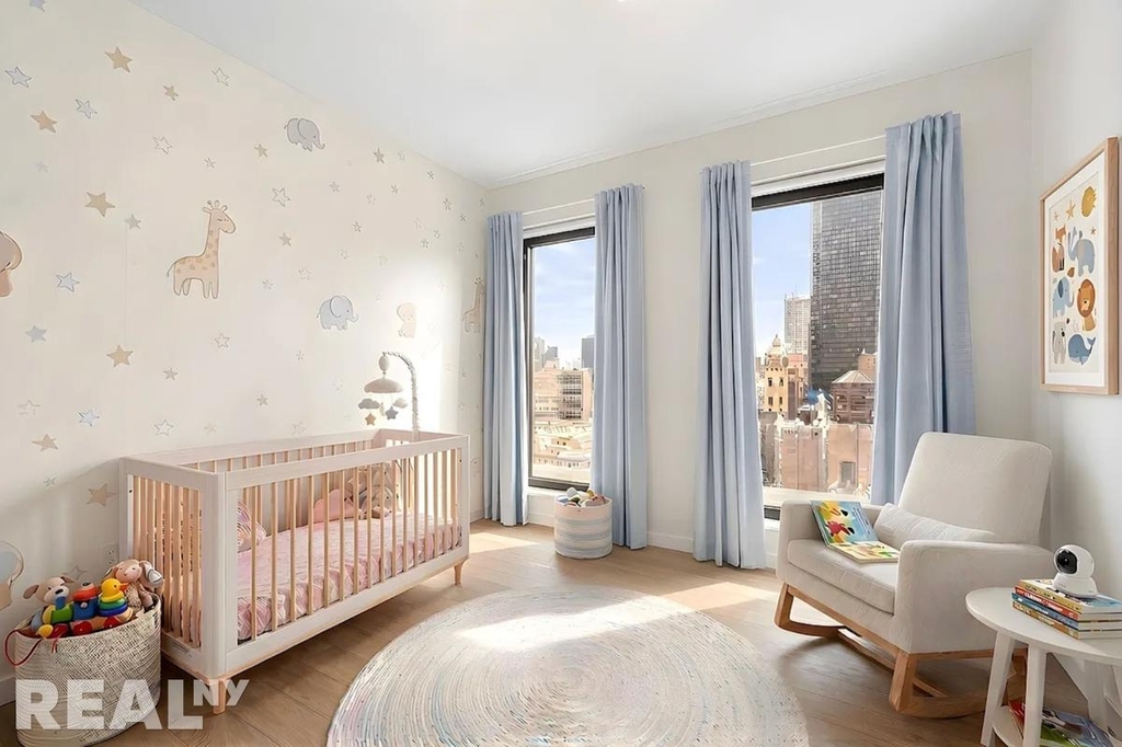 West 28th Street - Photo 4