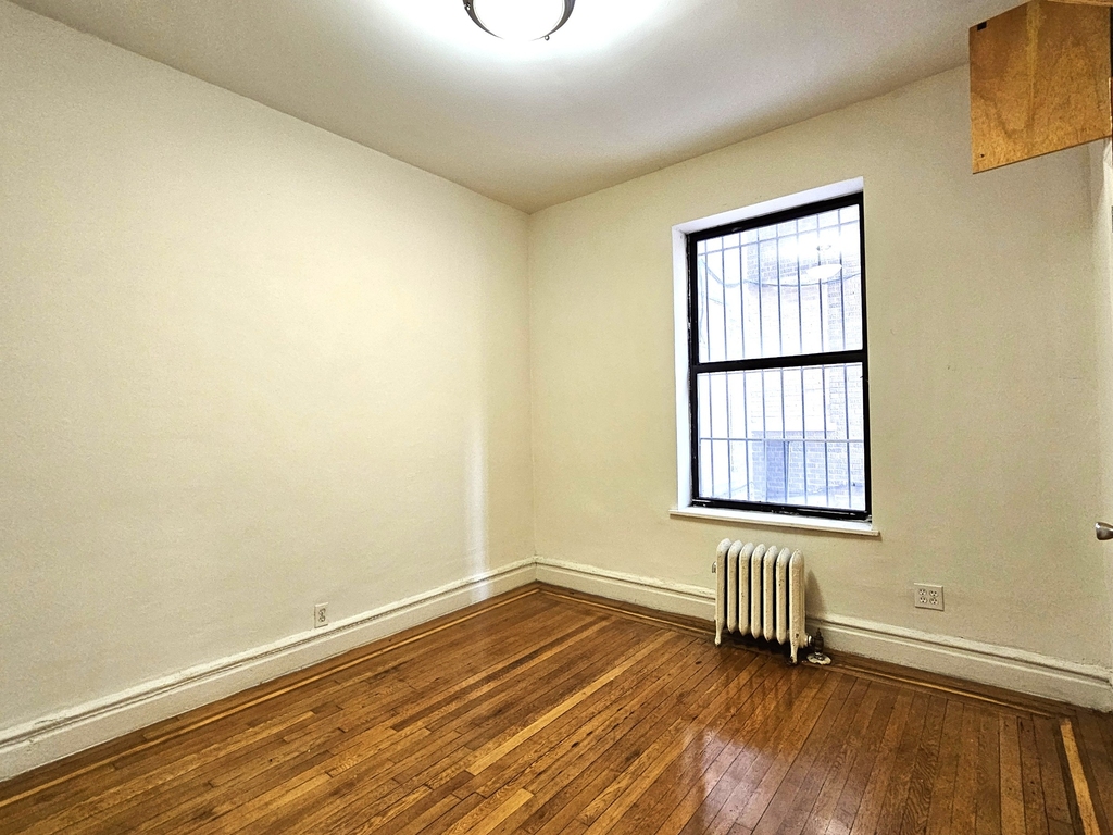 664 West 163rd Street - Photo 7
