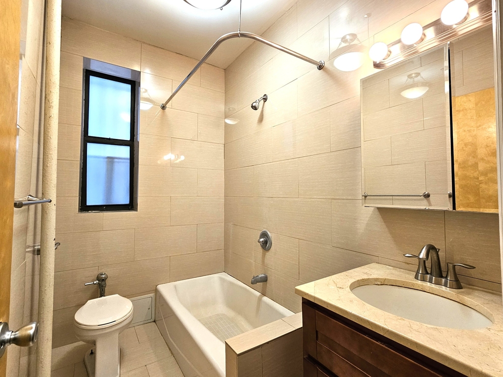 664 West 163rd Street - Photo 6